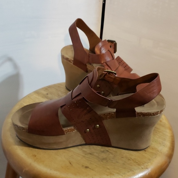 Pierre Dumas *New* ladies wedges - Picture 2 of 4